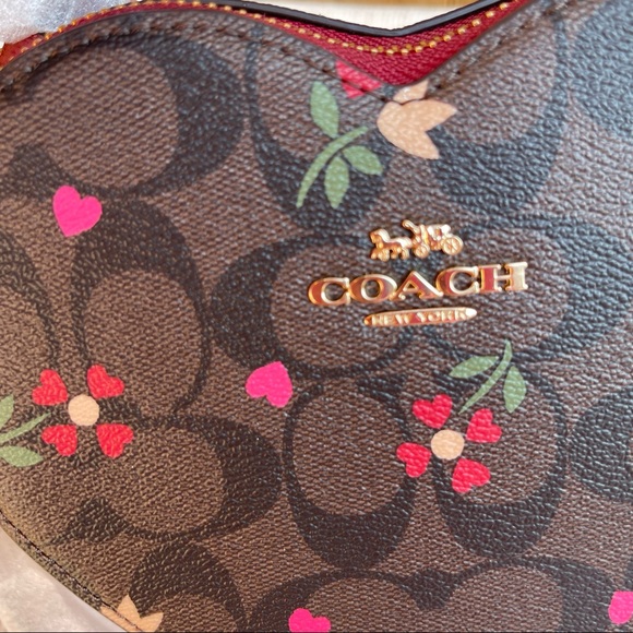 COACH HEART CROSSBODY SIGNATURE CANVAS HEART PETAL PRINT NWOT - Picture 5 of 9